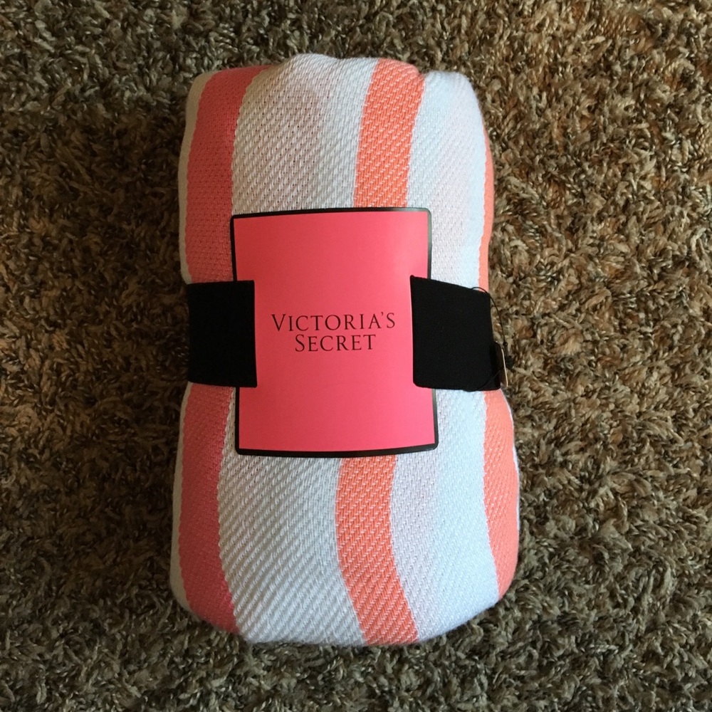 SALE Victoria's Secret Limited Edition Beach Towel